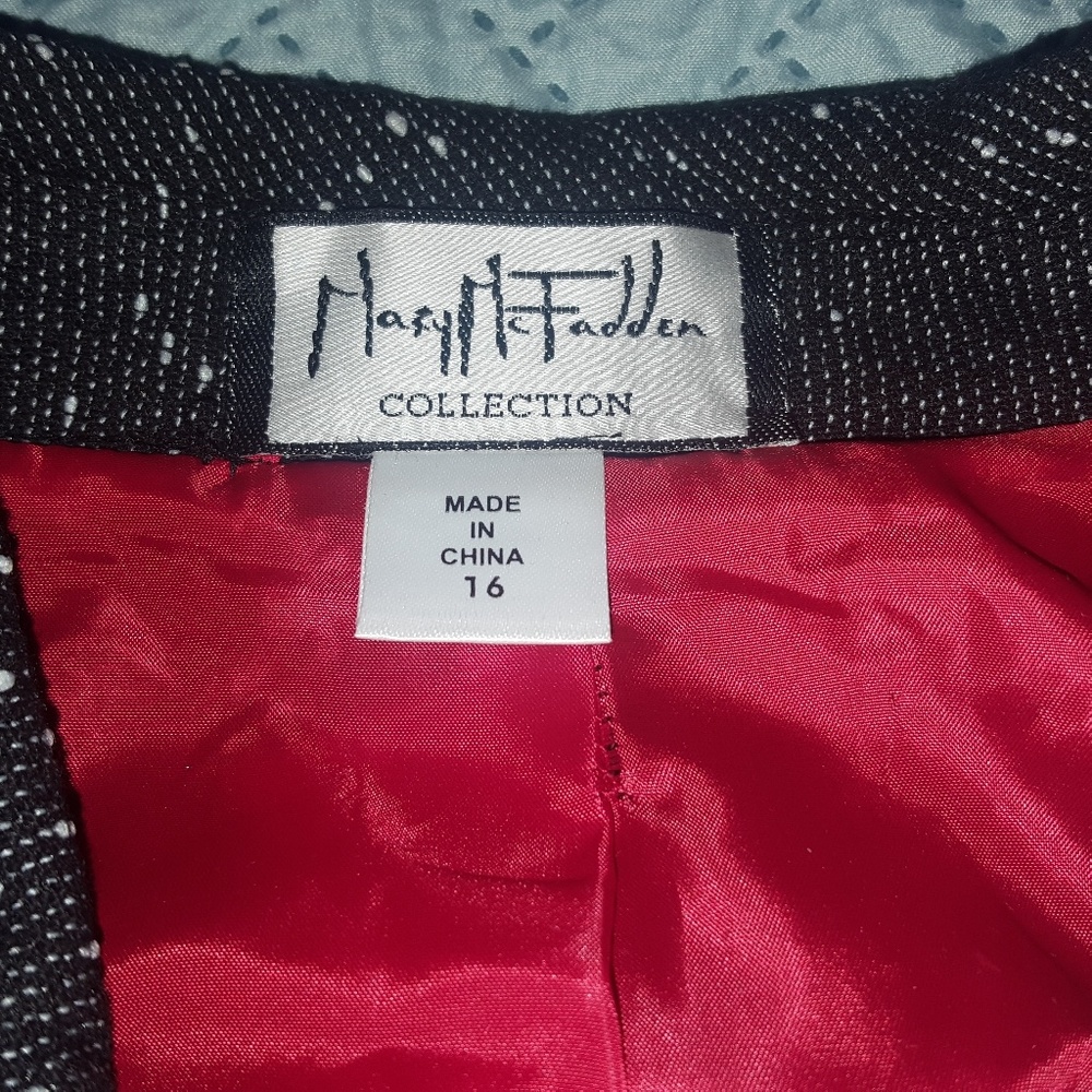 Blazer - Picture 2 of 3